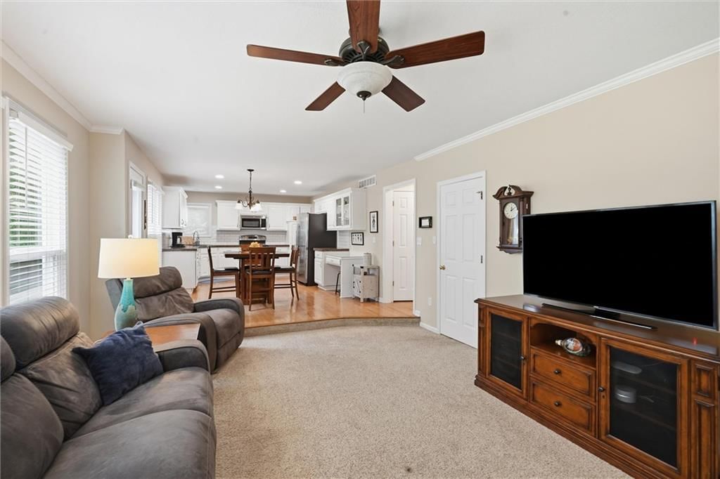 Photo 8 of 49 - 12265 S Mullen Road, Olathe, KS 66062