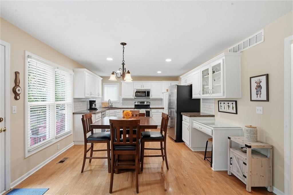Photo 9 of 49 - 12265 S Mullen Road, Olathe, KS 66062