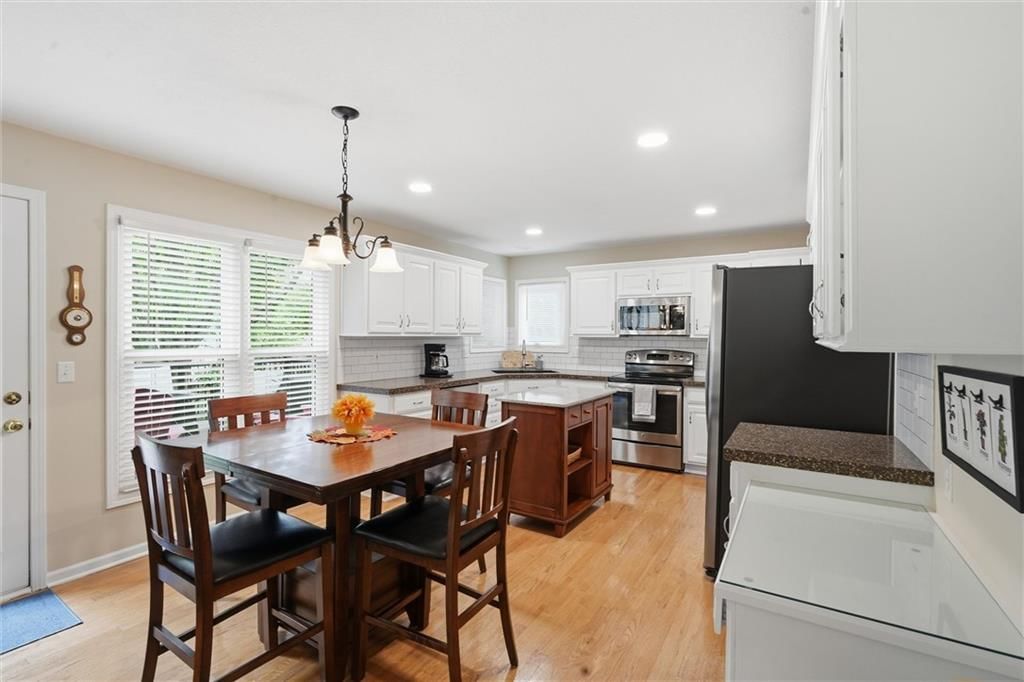 Photo 10 of 49 - 12265 S Mullen Road, Olathe, KS 66062