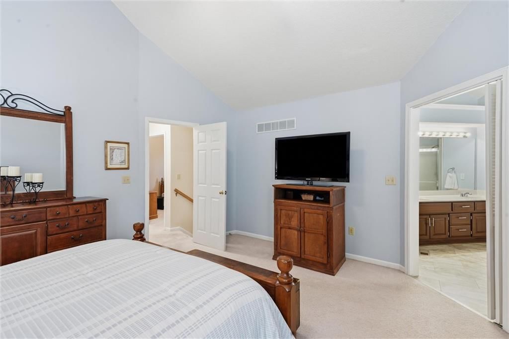Photo 18 of 49 - 12265 S Mullen Road, Olathe, KS 66062