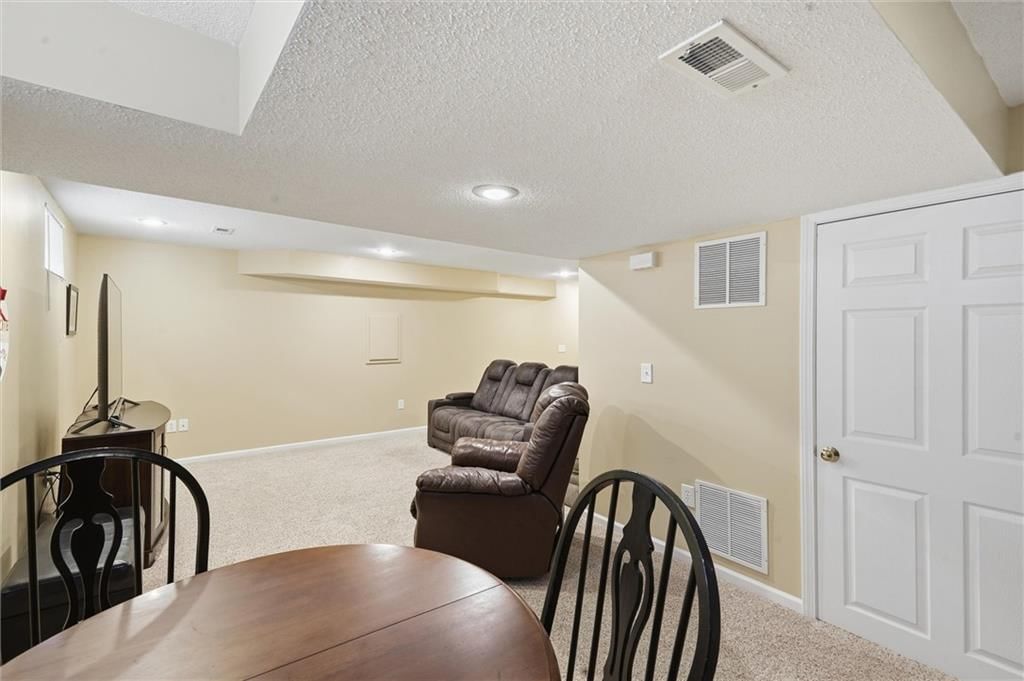 Photo 35 of 49 - 12265 S Mullen Road, Olathe, KS 66062