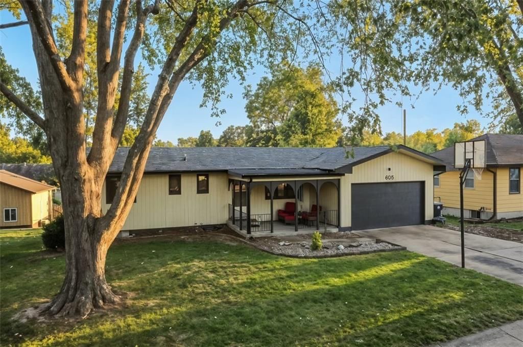 805 Ann Avenue, Harrisonville, MO: listing photo 2