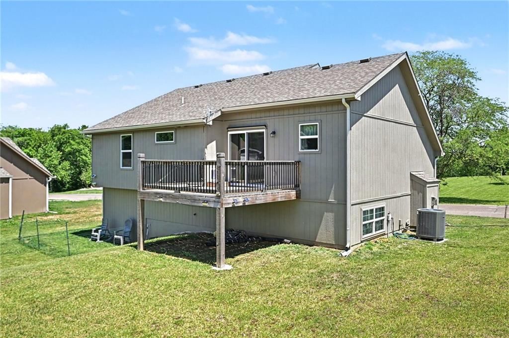1301 W Concord Drive — photo 25