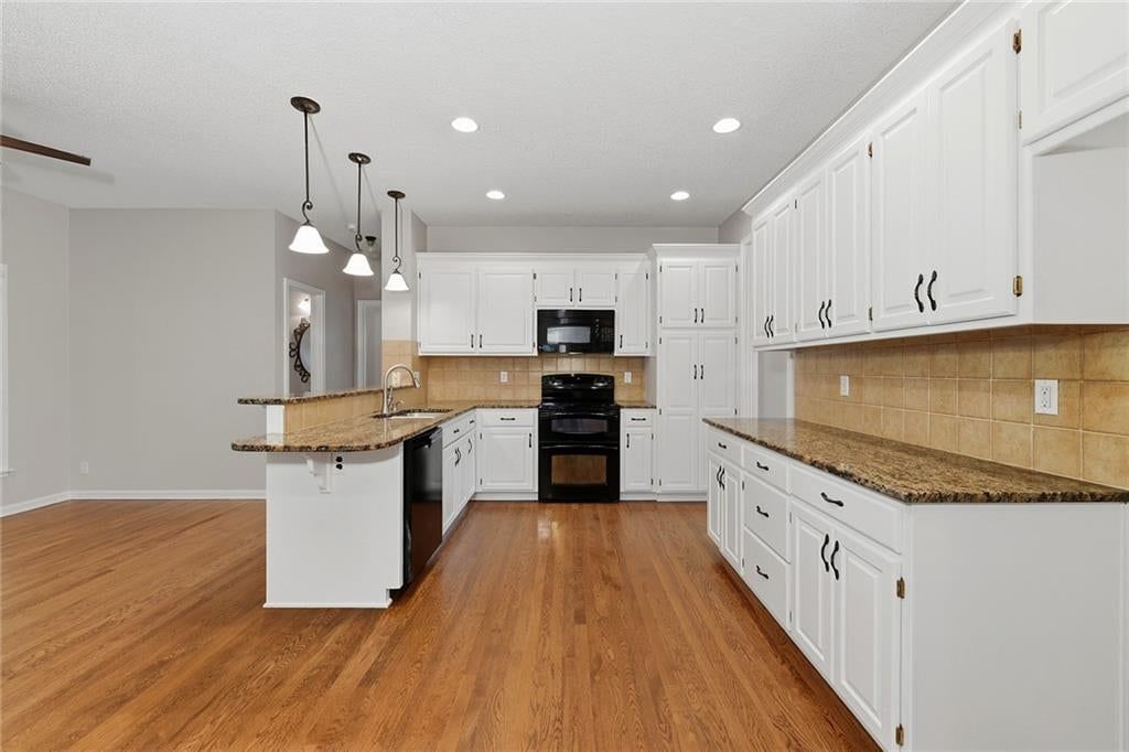 16522 W 81st Street — photo 11
