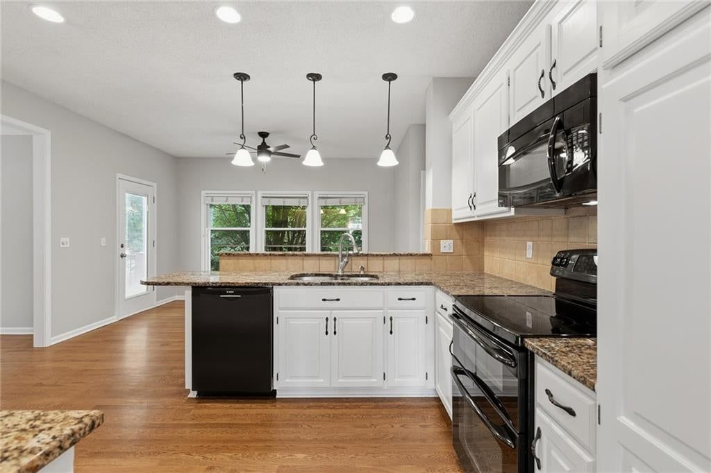 16522 W 81st Street — photo 26