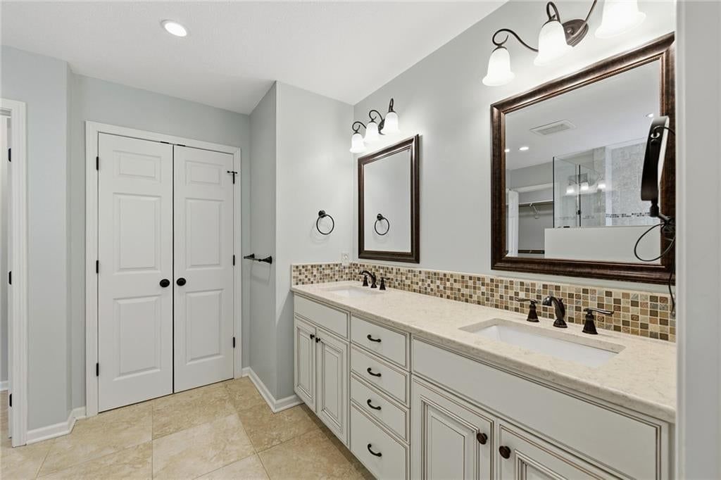 16522 W 81st Street — photo 43