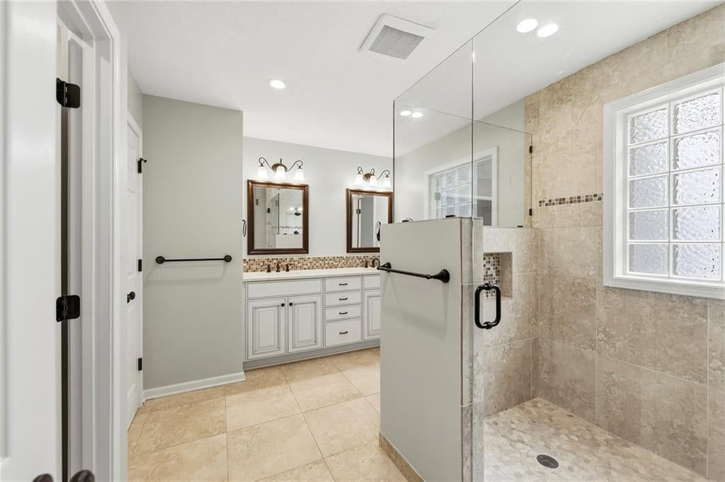 16522 W 81st Street — photo 45