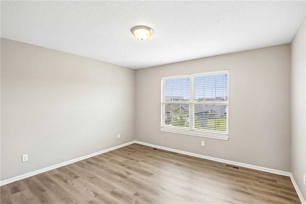 1110 NW Hilltop Lane — photo 16