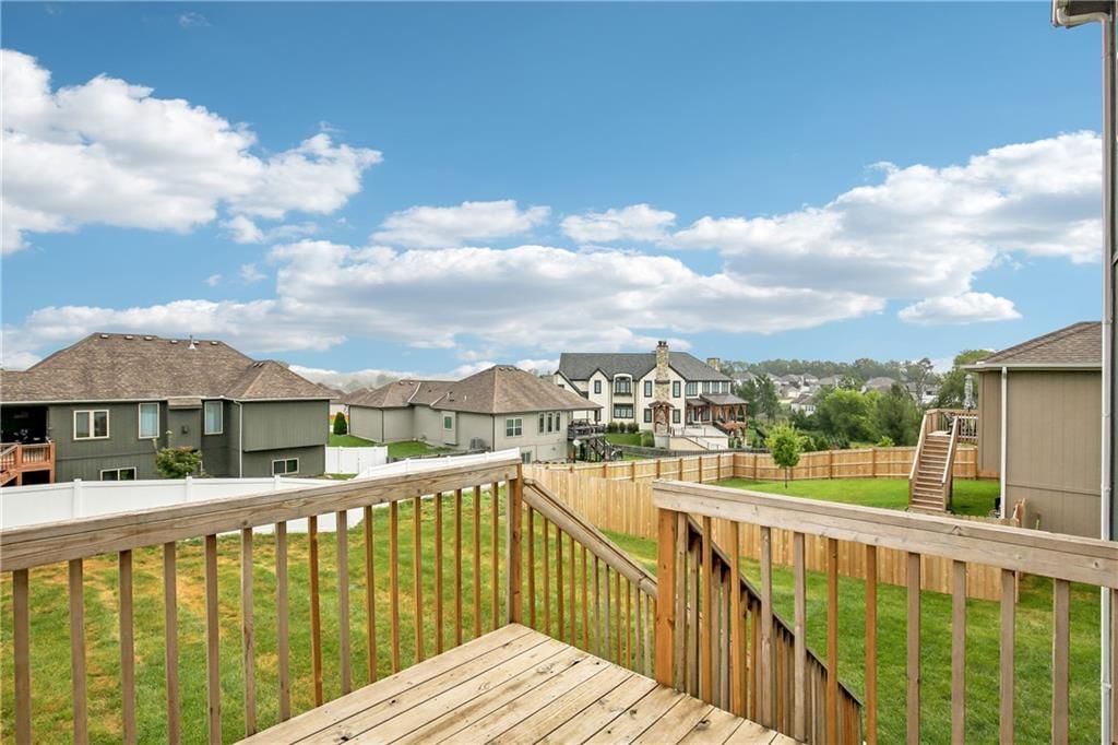 1110 NW Hilltop Lane — photo 37