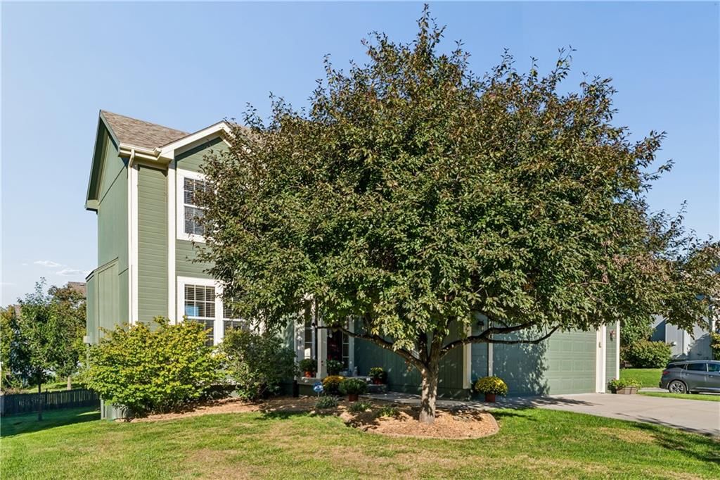 12438 S Crestone Street, Olathe, KS: listing photo 2