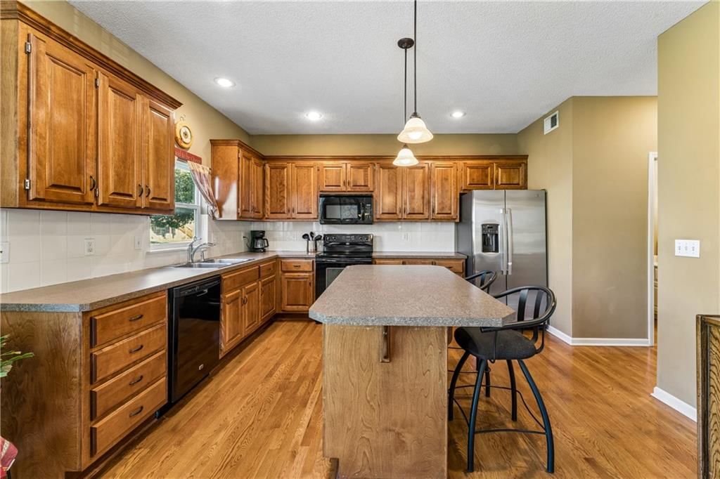 Photo 17 of 57 - 12438 S Crestone Street, Olathe, KS 66061