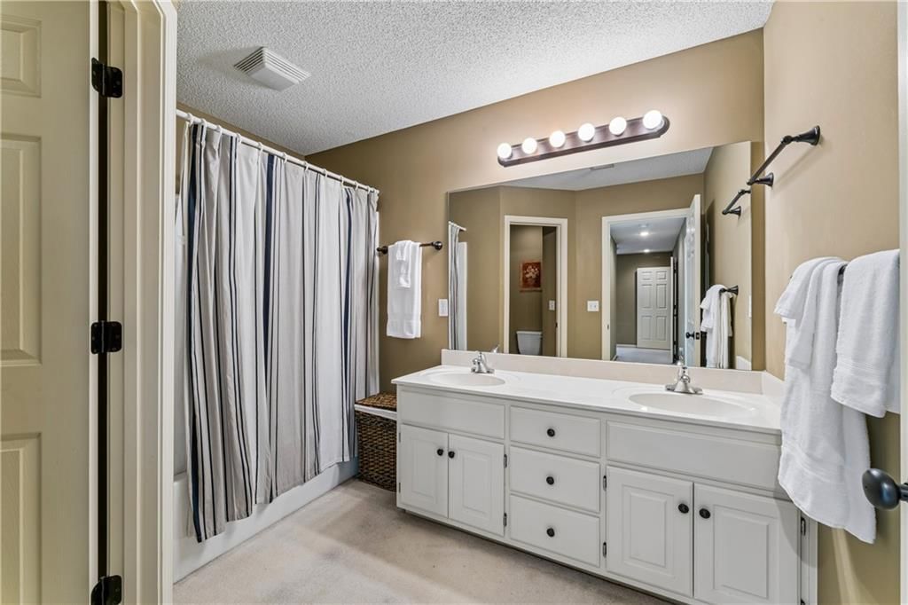 Photo 32 of 57 - 12438 S Crestone Street, Olathe, KS 66061
