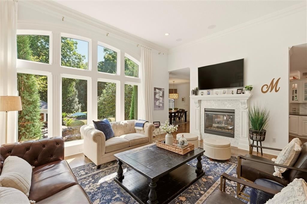 8447 Summit Street, Lenexa, KS: listing photo 3