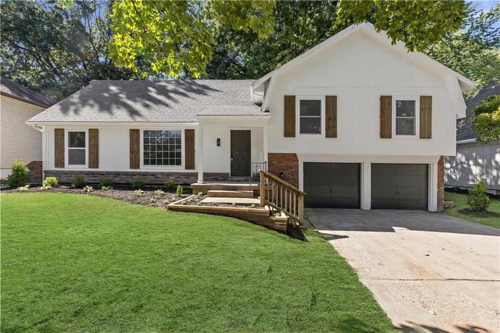 7740 Westgate Drive, Lenexa, KS 66216