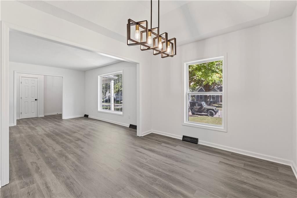 Photo 6 of 38 - 7740 Westgate Drive, Lenexa, KS 66216