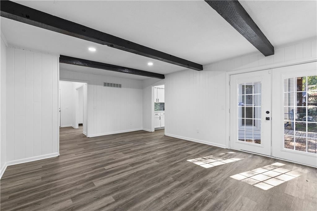 Photo 12 of 38 - 7740 Westgate Drive, Lenexa, KS 66216