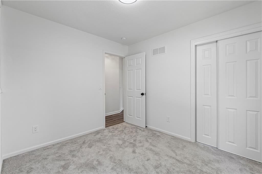 Photo 19 of 38 - 7740 Westgate Drive, Lenexa, KS 66216