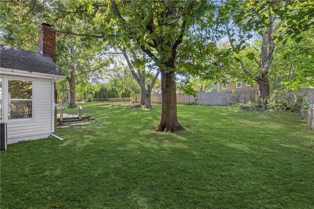 Photo 30 of 38 - 7740 Westgate Drive, Lenexa, KS 66216