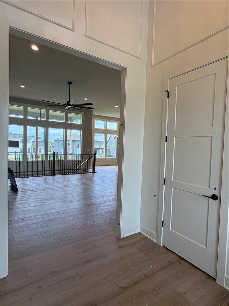 Statement lighting at 18461 Pawnee Lane, Overland Park, KS 66085