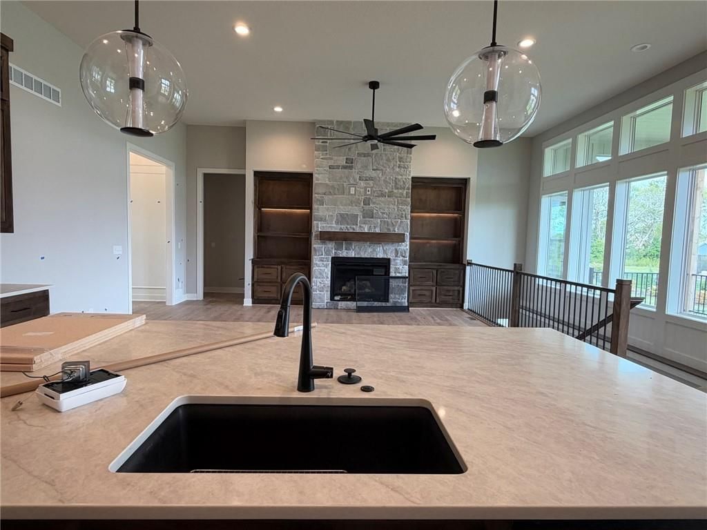 Photo 15 of 37 - 18461 Pawnee Lane, Overland Park, KS 66085