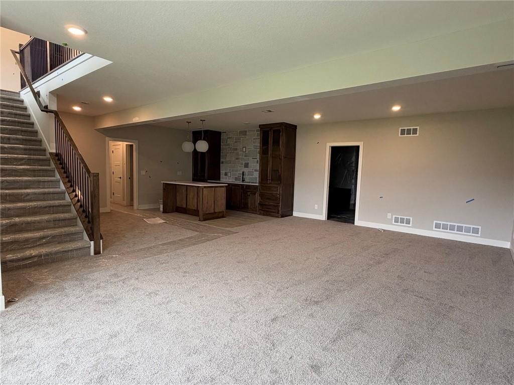 Photo 28 of 37 - 18461 Pawnee Lane, Overland Park, KS 66085