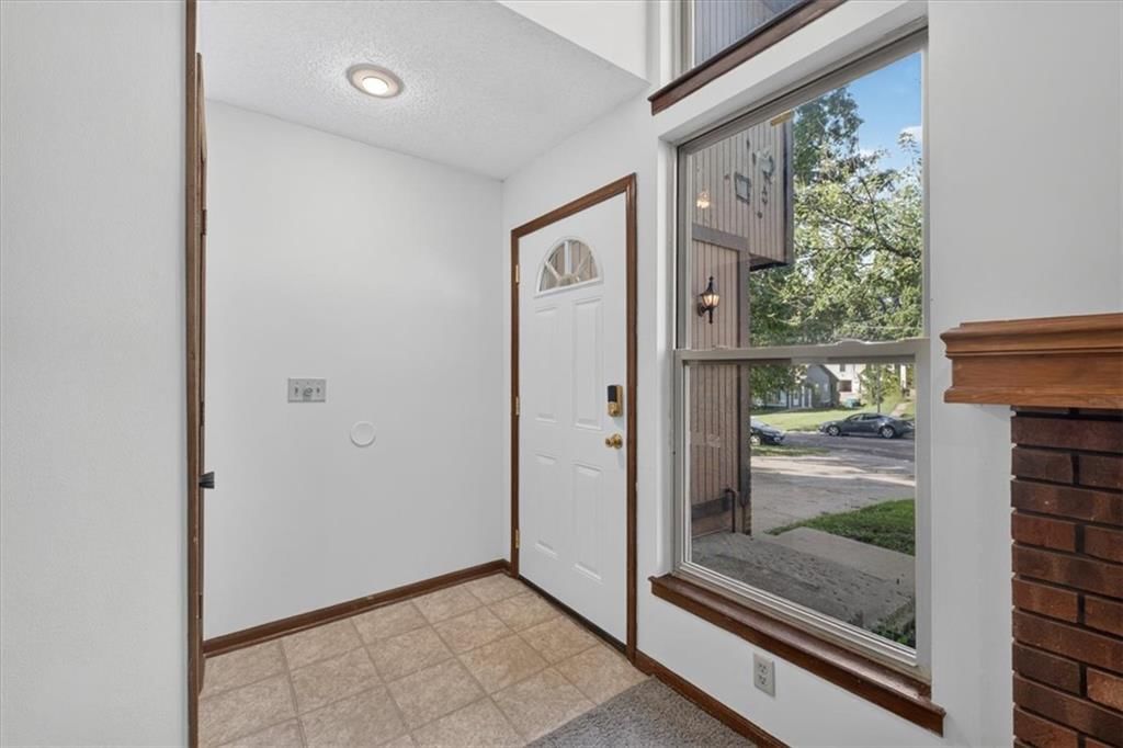 7606 W 86th Street — photo 5