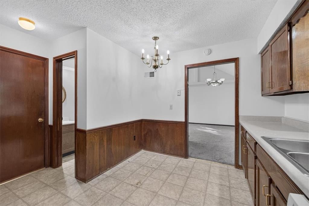7606 W 86th Street — photo 12