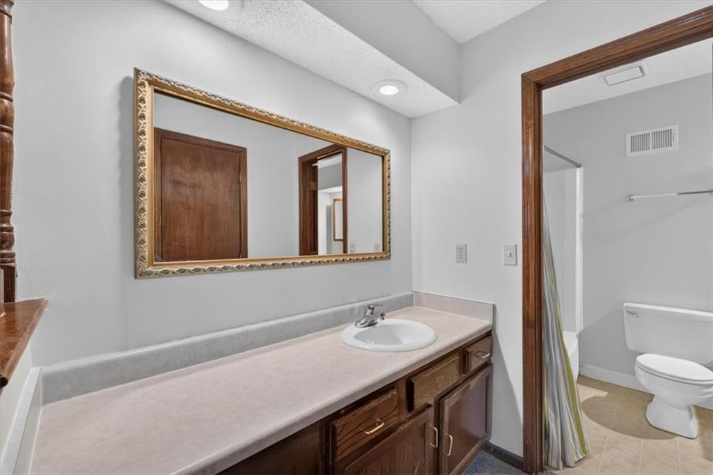 7606 W 86th Street — photo 21