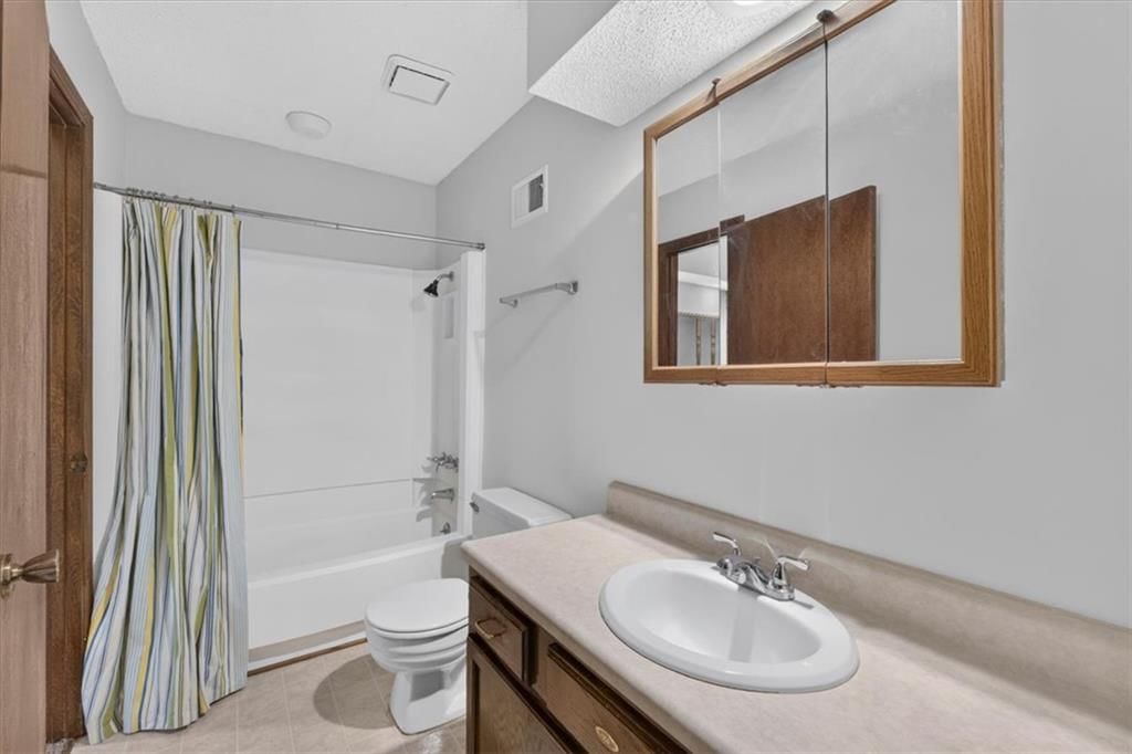 7606 W 86th Street — photo 22