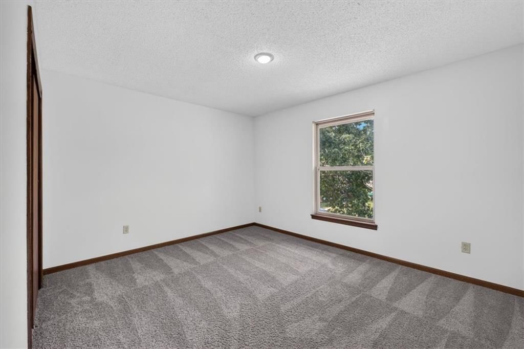 7606 W 86th Street — photo 23