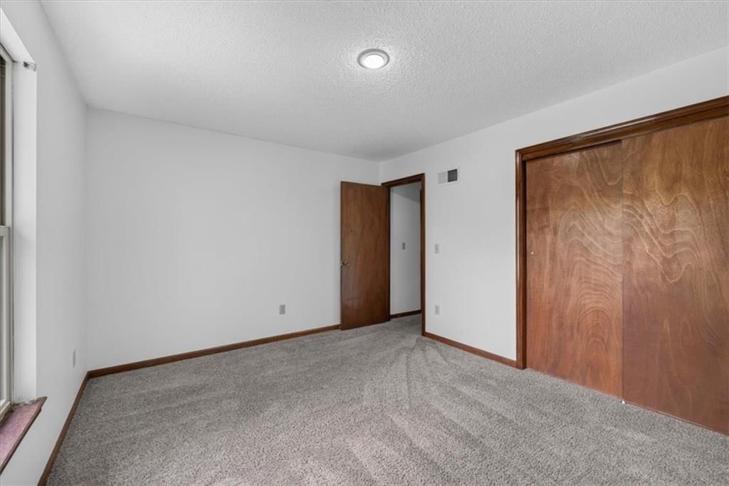 7606 W 86th Street — photo 24