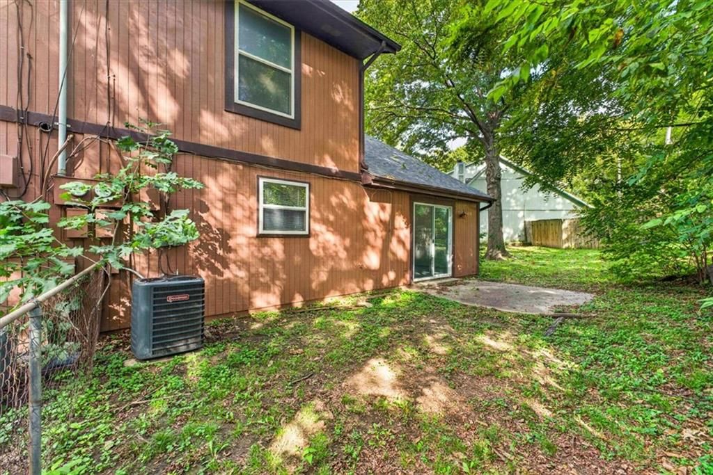 7606 W 86th Street — photo 32