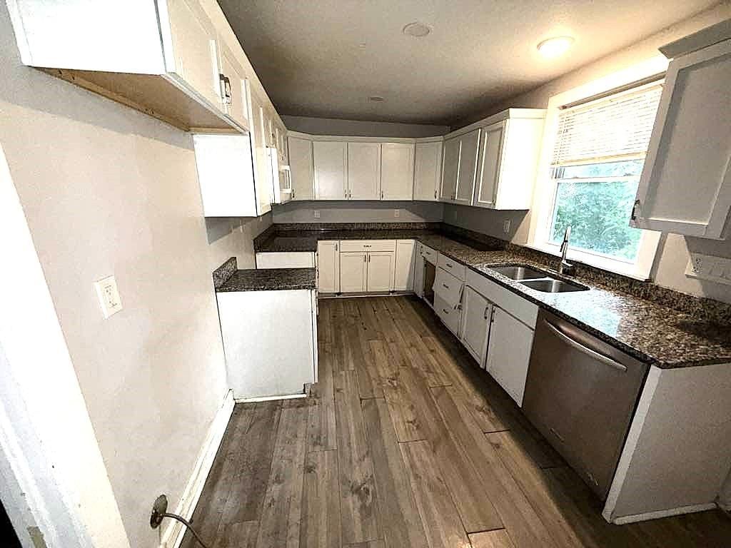 3249 E 28th Street, Kansas City, MO: listing photo 3