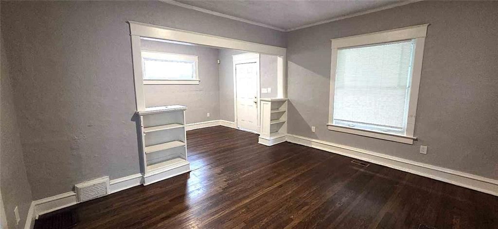 Photo 7 of 27 - 3249 E 28th Street, Kansas City, MO 64128