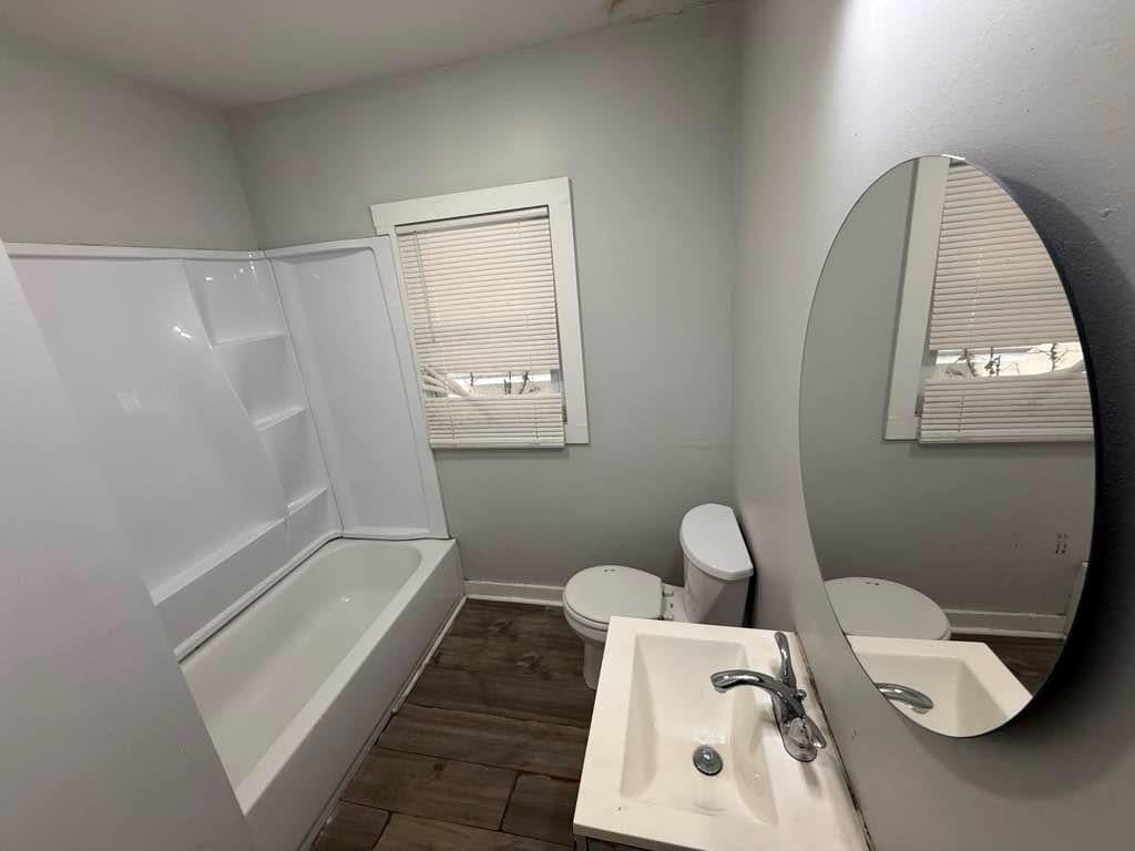 Photo 17 of 27 - 3249 E 28th Street, Kansas City, MO 64128