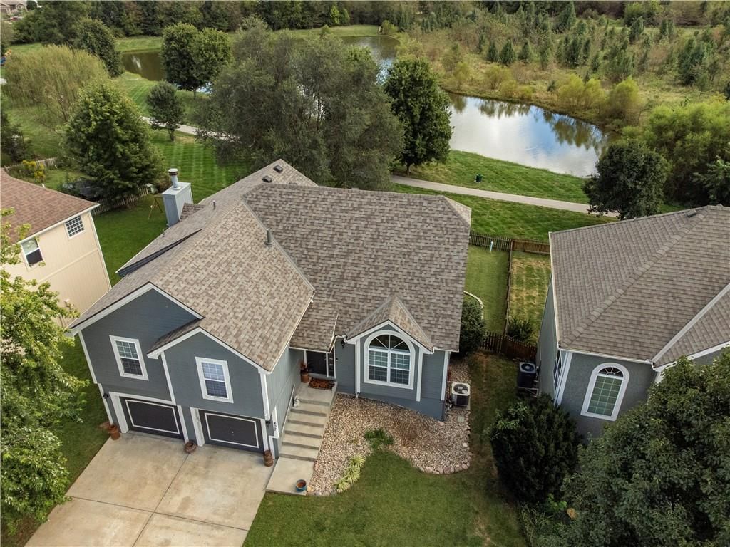 407 KILLARNEY Lane, Smithville, MO: listing photo 2