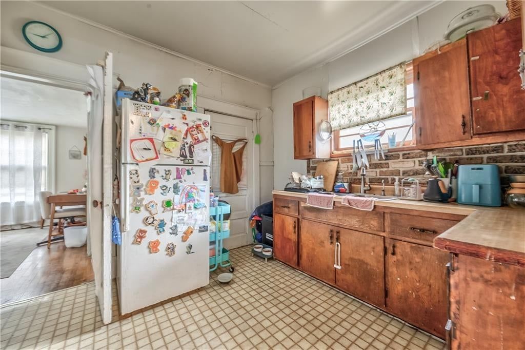 4111 Genessee Street — photo 9