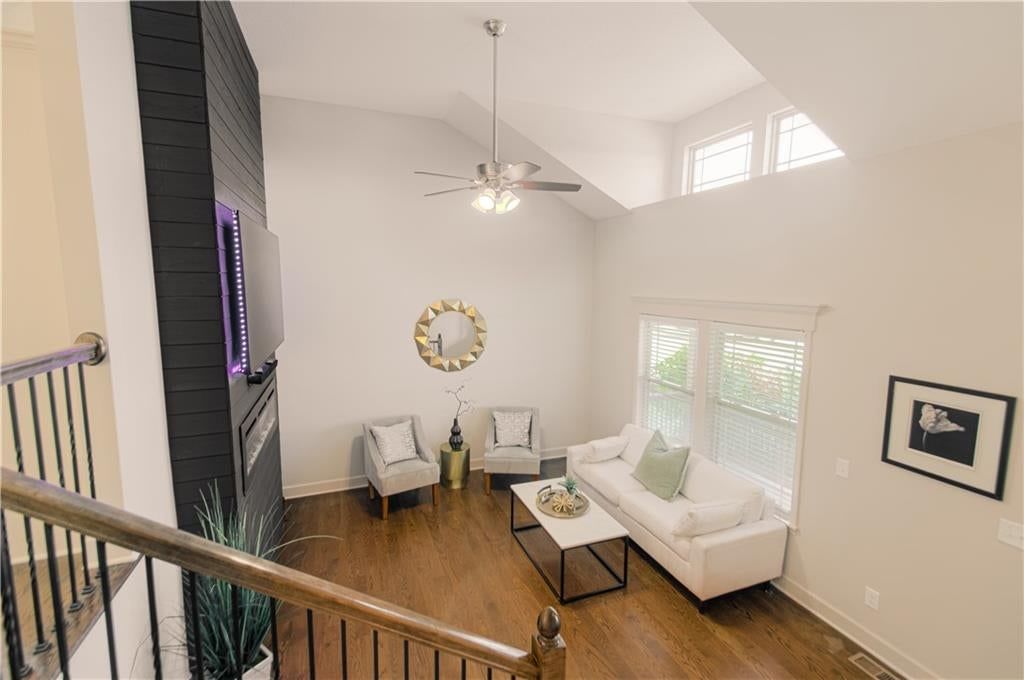 21425 W 47th Terrace — photo 8