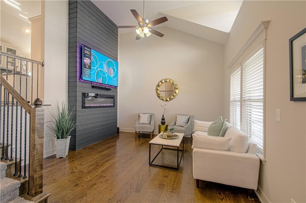 21425 W 47th Terrace — photo 11