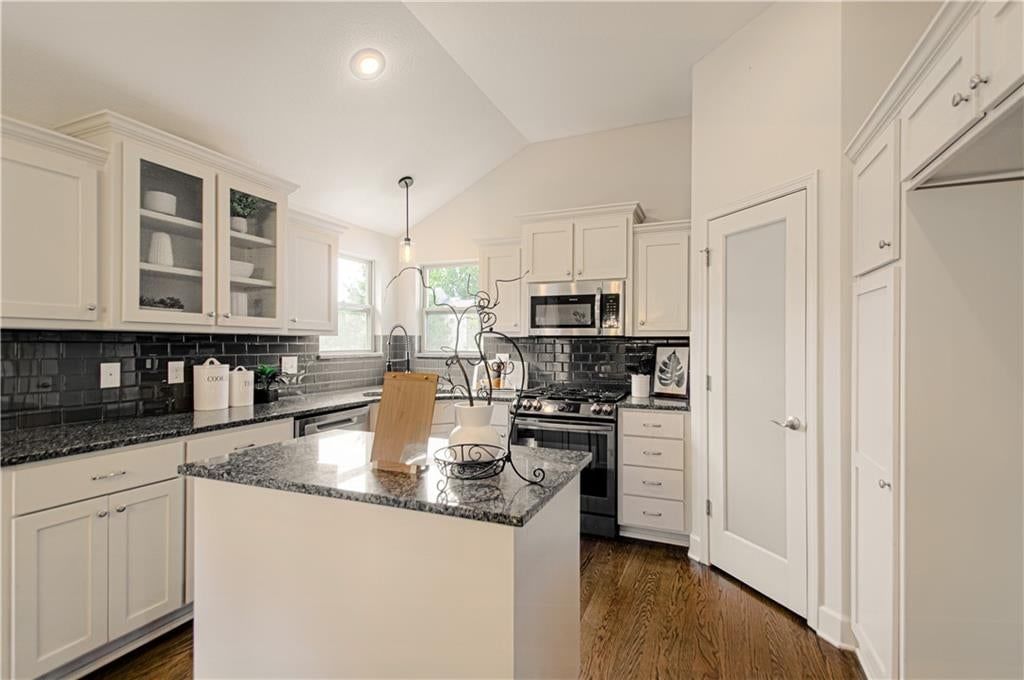 21425 W 47th Terrace — photo 15