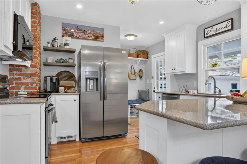 5828 Oak Street — photo 8