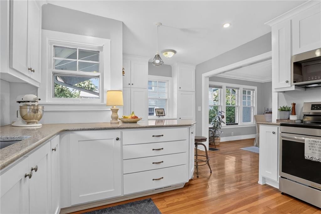 5828 Oak Street — photo 9