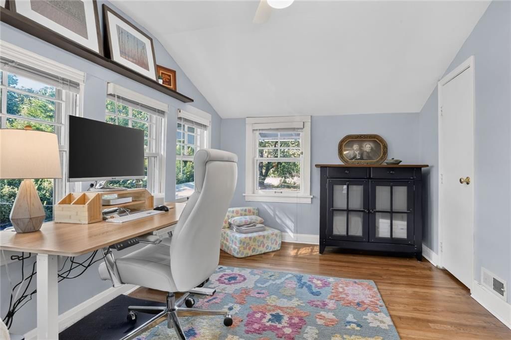 5828 Oak Street — photo 14