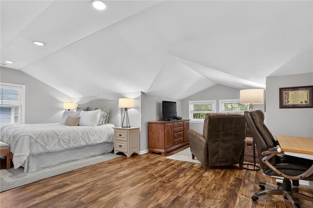 5828 Oak Street — photo 15