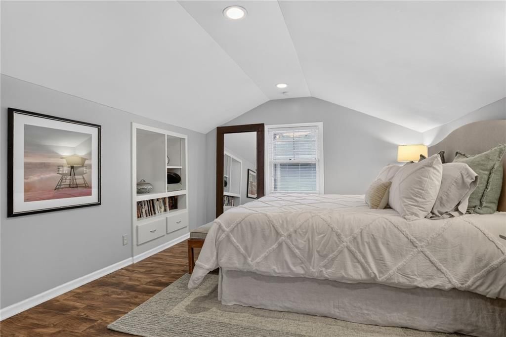 5828 Oak Street — photo 16