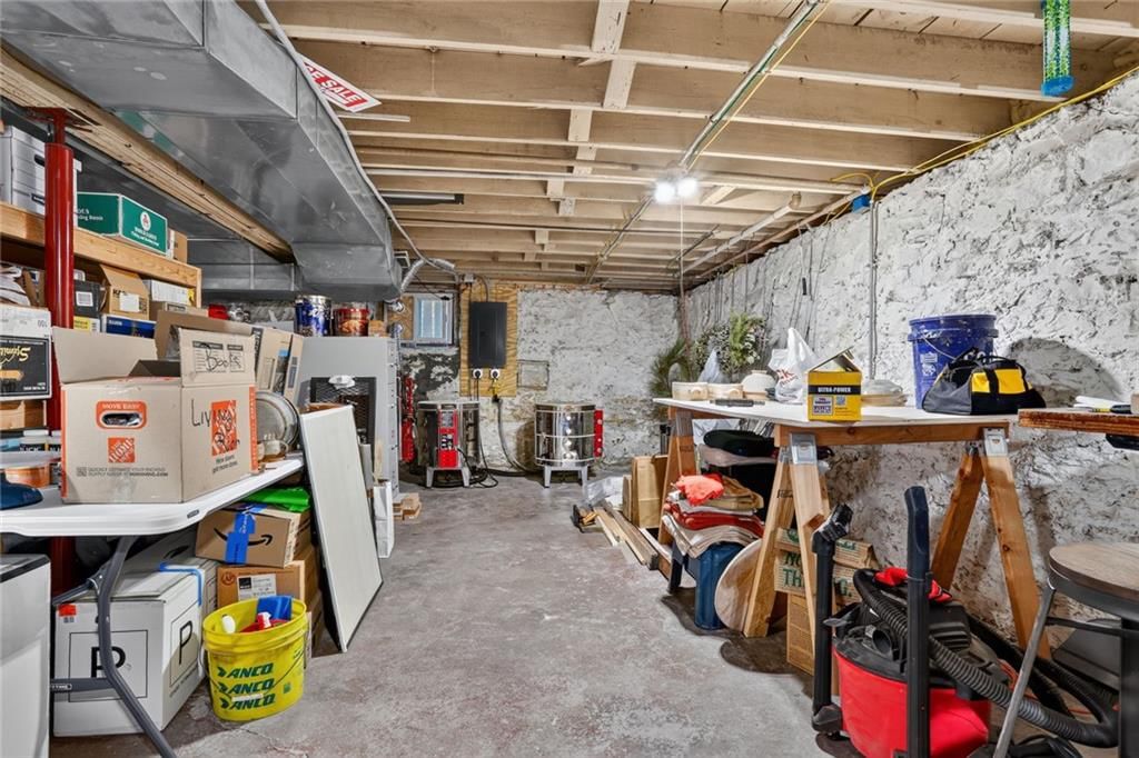 5828 Oak Street — photo 20