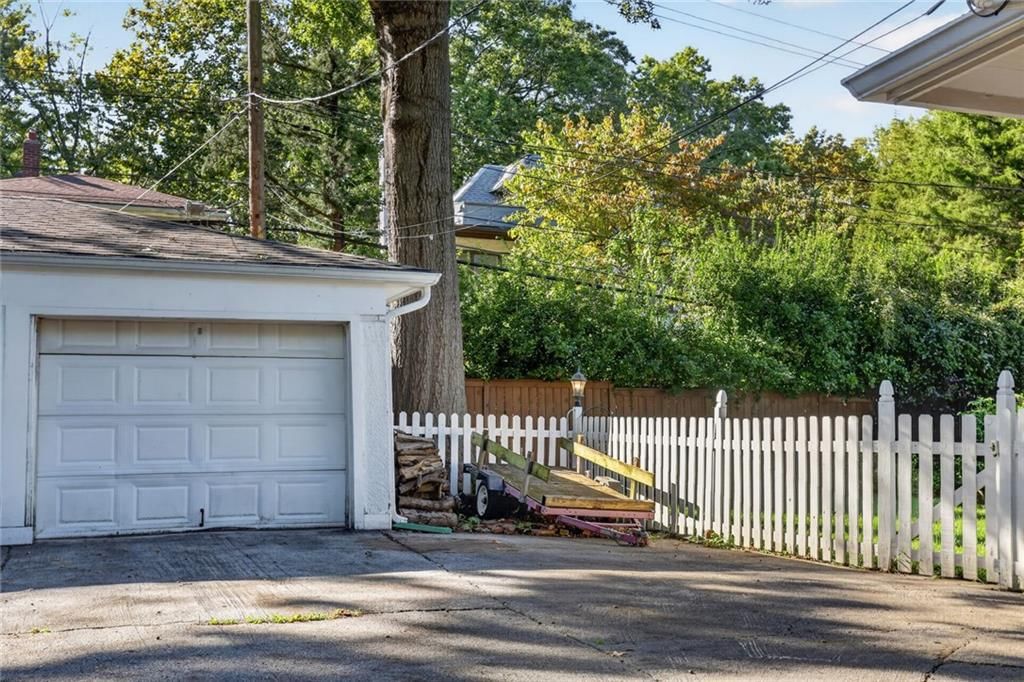 5828 Oak Street — photo 23