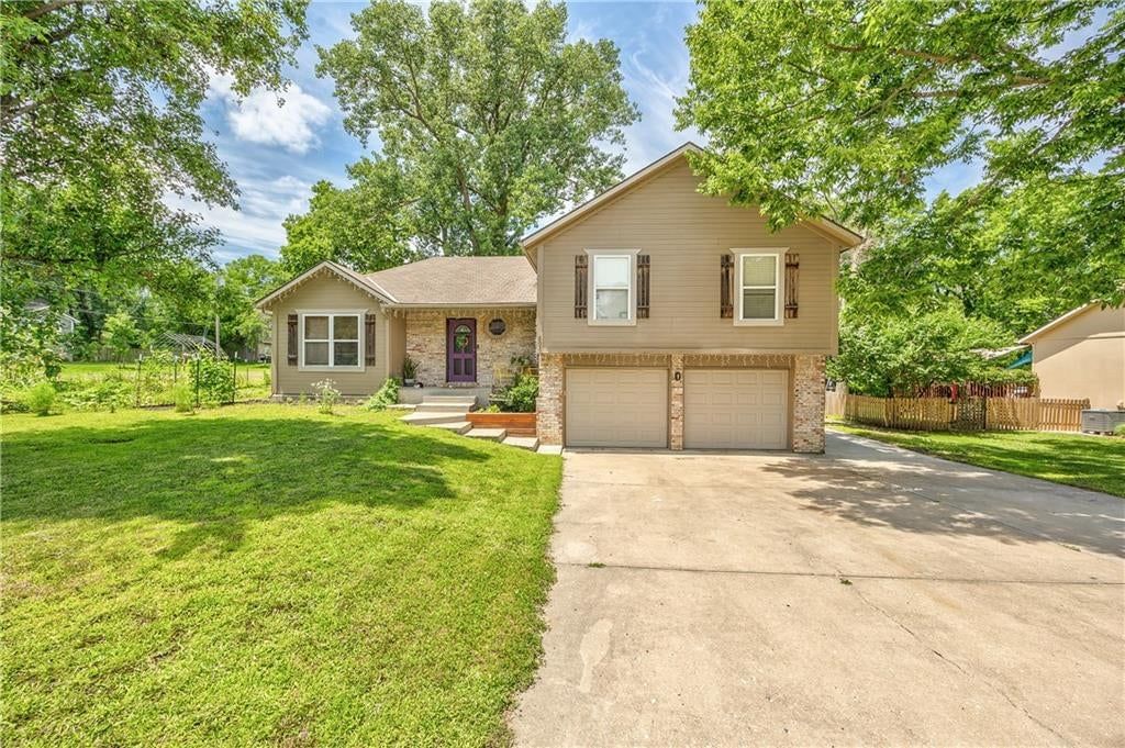 301 N Harrison Street, Spring Hill, KS