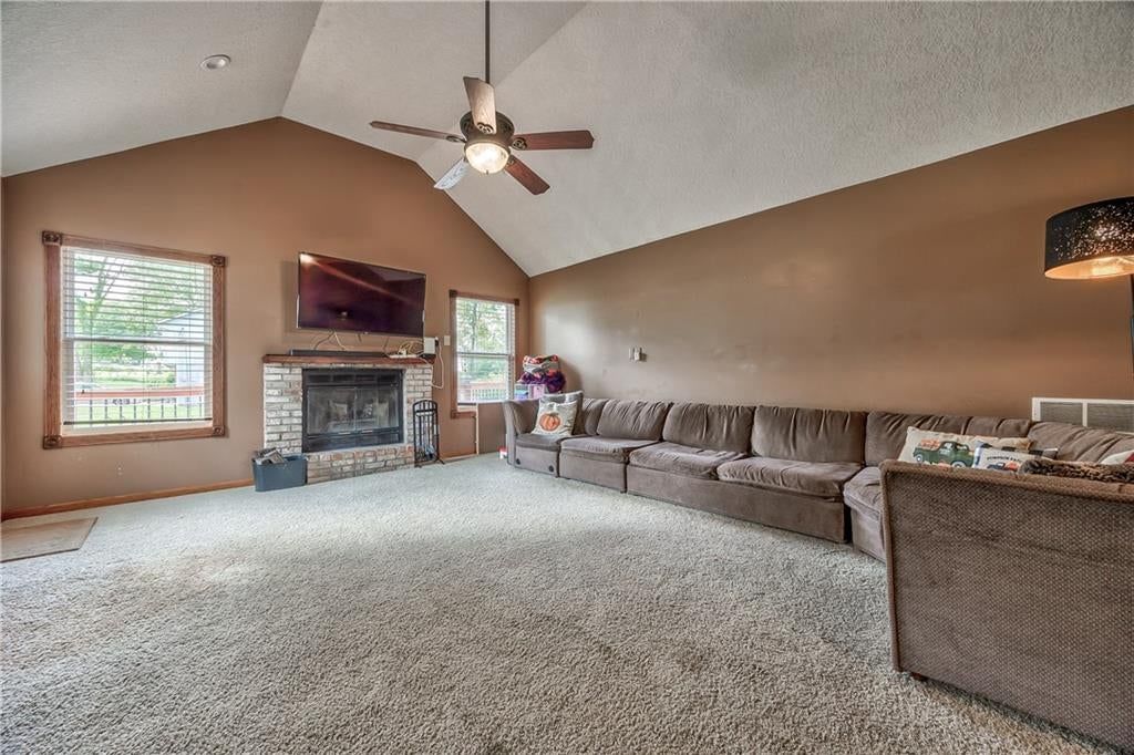 301 N Harrison Street, Spring Hill, KS: listing photo 2