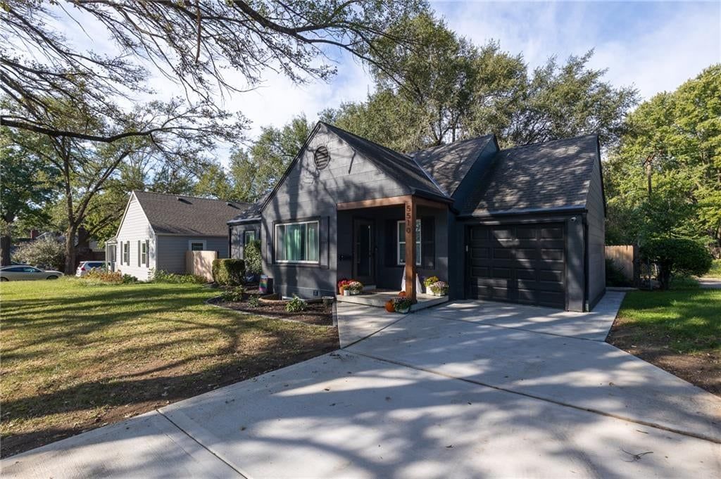 5510 Roe Boulevard, Roeland Park, KS: listing photo 2